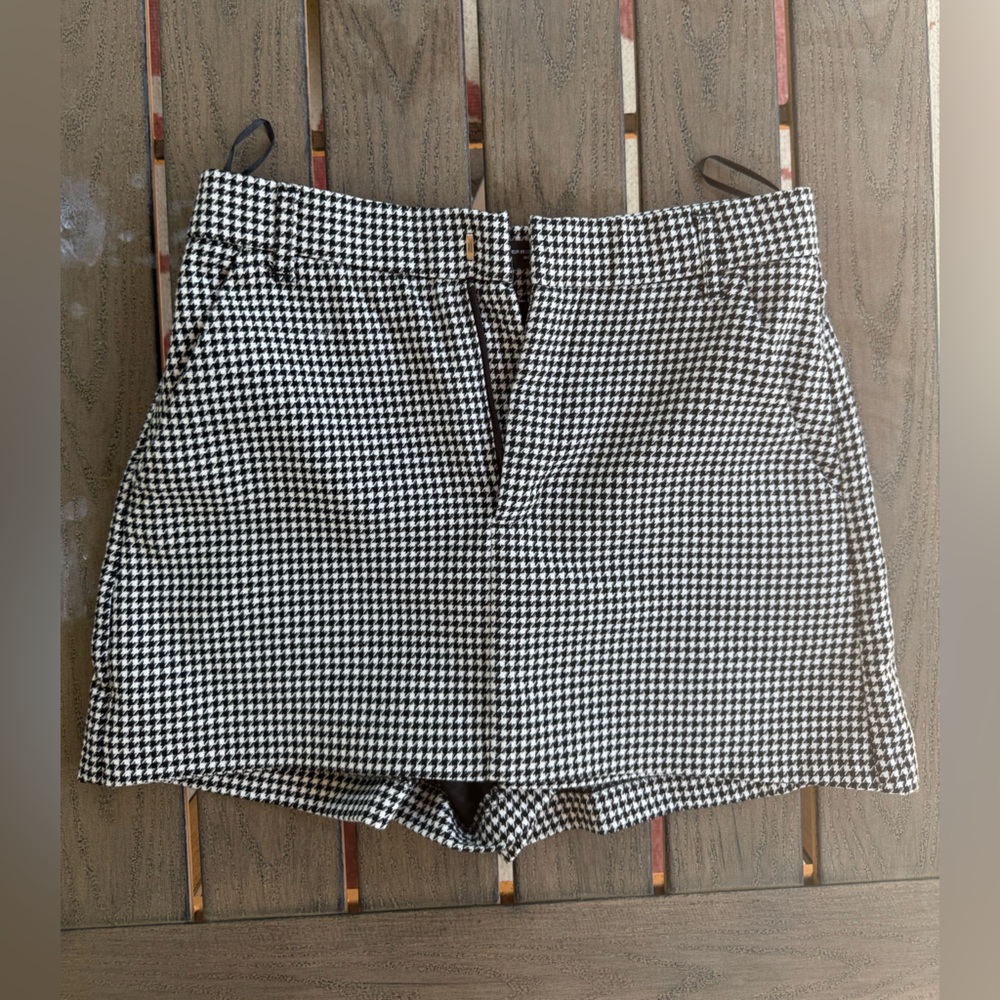Zara Houndstooth pattern Skort / Shorts in black and white, XS